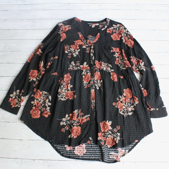Torrid Womens Floral Tunic Top Plus Size 3 3X Black Burgundy Roses - Picture 1 of 5